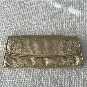 Gold clutch